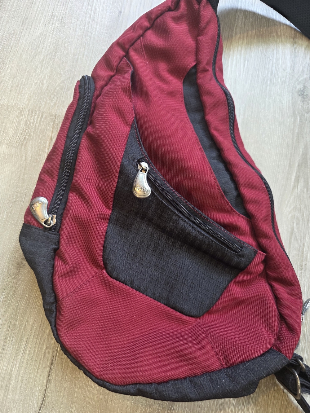 Gorpcore AmeriBag Medium Healthy Back Bag Red/Black Nylon Sling Backpack - Picture 4 of 5